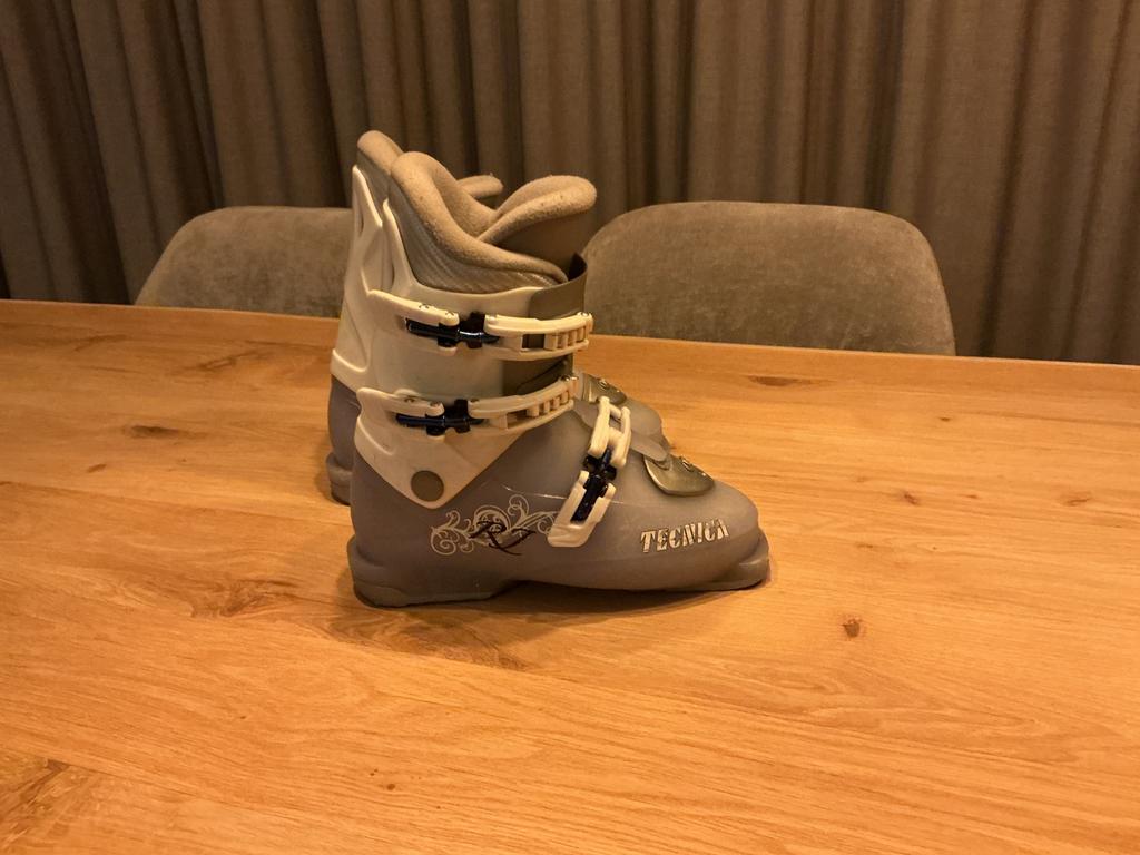 Technica skischoenen kind maat 36,5-37, Gebruikt, Schoenen, Skiën, Minder dan 100 cm