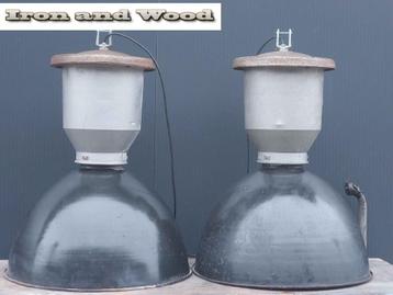 Oude grote stoere vintage hanglamp - lamp D51 H70  beschikbaar voor biedingen