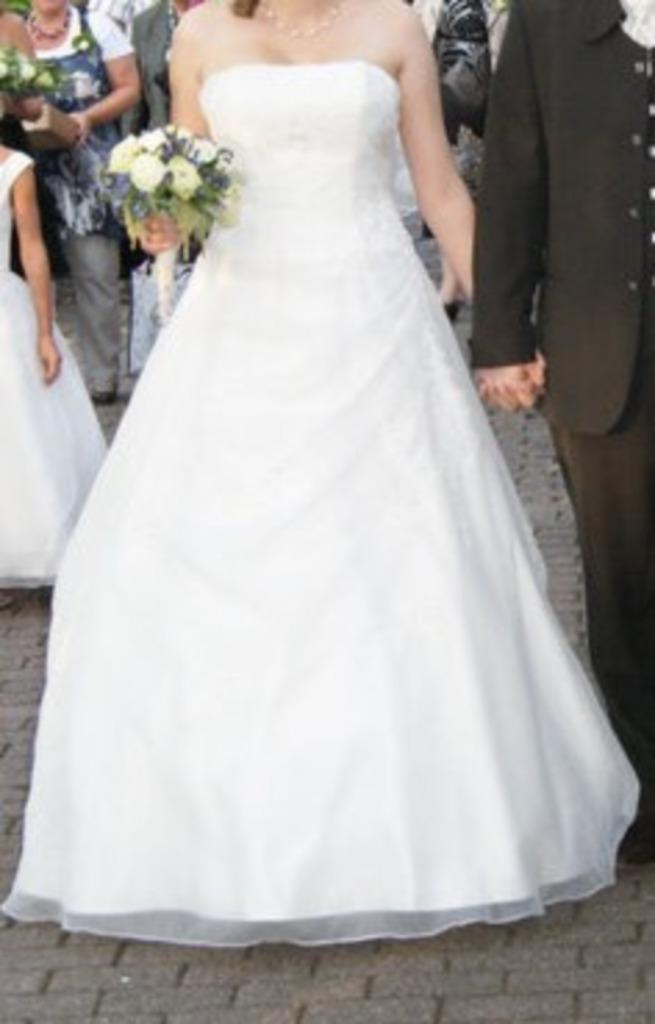 Prachtige Trouwjurk, kleur ivoor,van Honeymoon shop maat 42, Kleding | Dames, Trouwkleding en Trouwaccessoires, Zo goed als nieuw