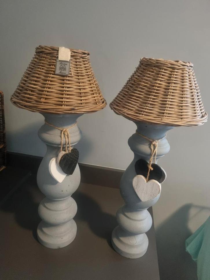2 Kandelaars incl. Riviera Maison kapjes, Huis en Inrichting, Lampen | Vloerlampen, Zo goed als nieuw, Minder dan 100 cm, Hout