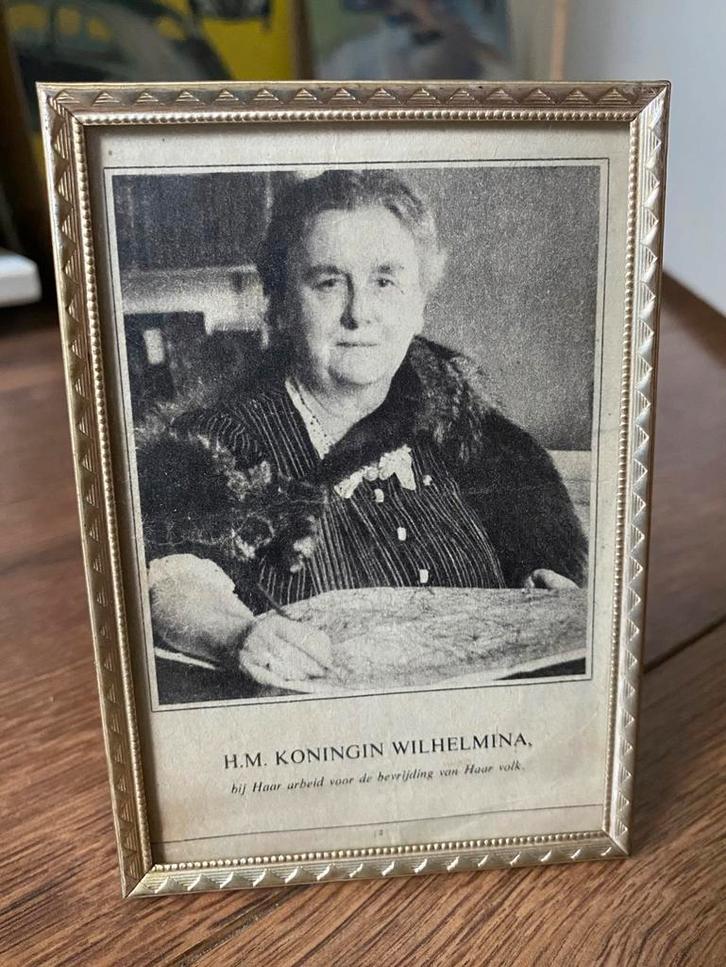 Lijstje met Wilhelmina 1942. Stil verzet? wo2, Verzamelen, Militaria | Tweede Wereldoorlog, Foto of Poster, Nederland, Ophalen of Verzenden