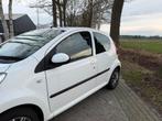 Peugeot 107 1.0 5DRS Wit Airco/toerenteller/elek ramen/APK, Auto's, Peugeot, Voorwielaandrijving, Zwart, Electronic Stability Program (ESP)