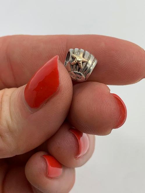 V679 Pamdora goud op zilver bedel zeester, Sieraden, Tassen en Uiterlijk, Bedels, Pandora, Zilver, 1 bedel, Ophalen of Verzenden