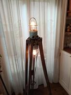 Unieke staande lamp met kooilampen op antiek houten statief, Huis en Inrichting, Lampen | Vloerlampen, Ophalen, Gebruikt, 150 tot 200 cm