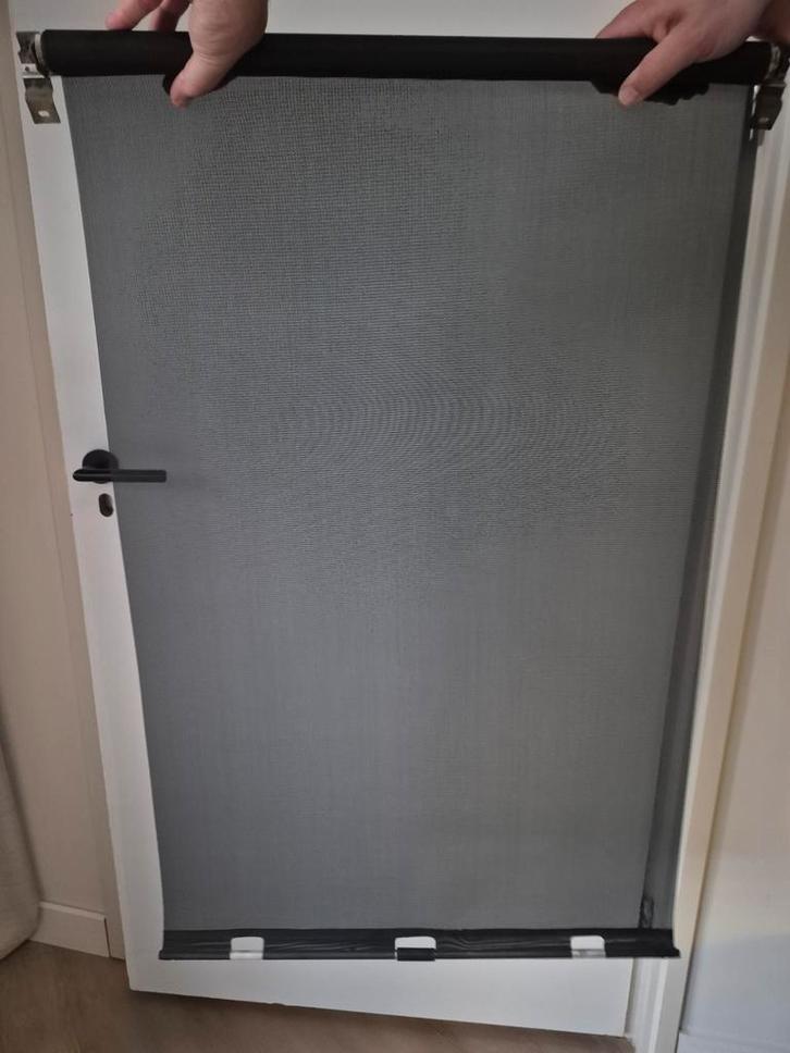 Velux Dakraam Zonwering Rolgordijn, Doe-het-zelf en Verbouw, Rolluiken, Gebruikt, 100 tot 150 cm, Minder dan 100 cm, Grijs, Ophalen of Verzenden