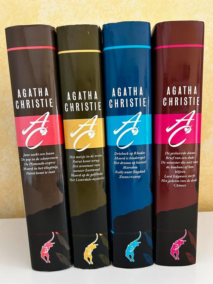 Agatha Christie - 4 vijflings, Boeken, Thrillers, Zo goed als nieuw, Ophalen of Verzenden