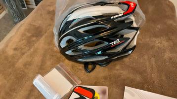 Fietshelm.  58/61 Nieuw beschikbaar voor biedingen