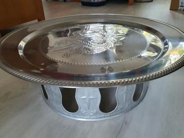 Aziatisch type eettafel of serveertafel beschikbaar voor biedingen