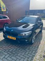 BMW 1-Serie 118i 136pk 2018 Zwart, Auto's, BMW, 1-Serie, 1280 kg, Zwart, Particulier