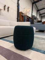 Nieuw Design on Stock Barrell Poef Kaya Stof Peacock, Eyye Leolux Gelderland, Rond, Ophalen of Verzenden, Stof