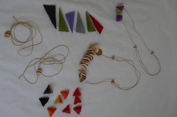 sieraden van textiel  - OP R U I M I N G beschikbaar voor biedingen