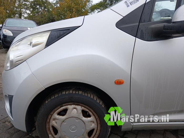Scherm links-voor van een Chevrolet Spark (4AQ), Gebruikt, -, Ophalen of Verzenden, -