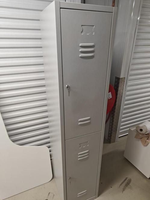 Metalen 2-deurs lockerkast met sleutelslot – 190 cm hoog, Huis en Inrichting, Kasten | Lockerkasten, Zo goed als nieuw, Ophalen