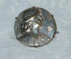 Frankrijk: Jeanne D'Arc broche art nouveau, Ophalen of Verzenden, Zilver, Broche