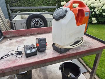 Husqvarna watertank WT 15I inclusief Accu & Lader beschikbaar voor biedingen
