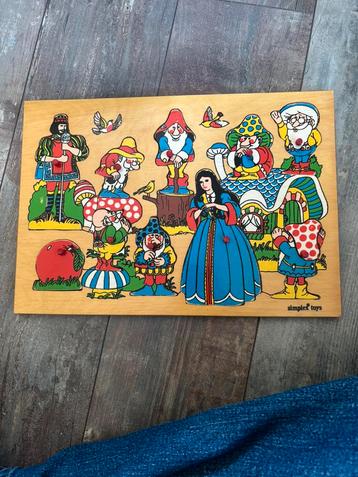 Diverse houten puzzels beschikbaar voor biedingen