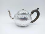Zilveren theepot, P. Schmidt, Leeuwarden, ca. 1820