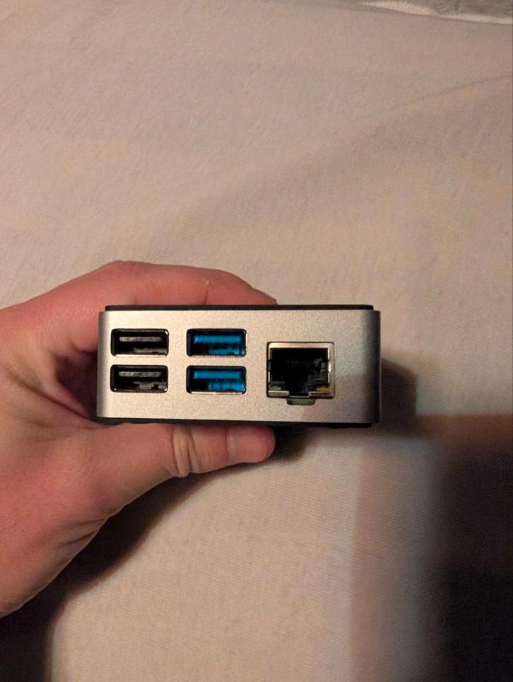 Raspberry Pi 4B | 8 GB RAM | 128 GB SSD | Flirc Case, Computers en Software, Overige Computers en Software, Zo goed als nieuw