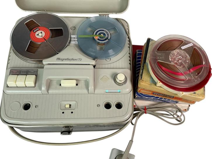 Telefunken Magnetophon 70 bandrecorder & 10 extra banden, Audio, Tv en Foto, Bandrecorders, Bandrecorder, Met stofkap, Met banden