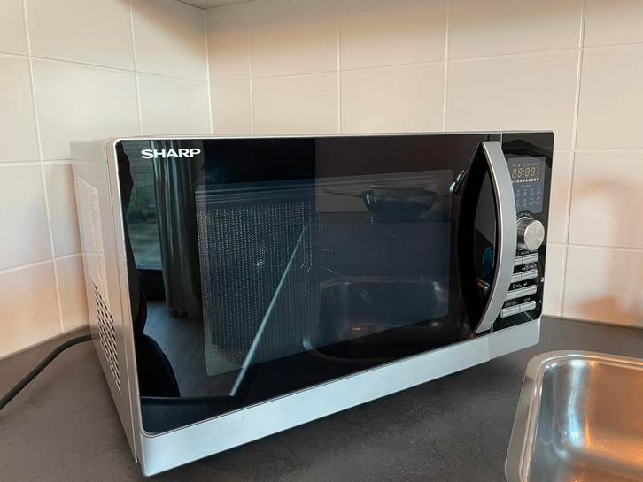 Sharp vrijstaand combi magnetron, Witgoed en Apparatuur, Magnetrons, Zo goed als nieuw, Vrijstaand, Combimagnetron, Grill, Hete lucht