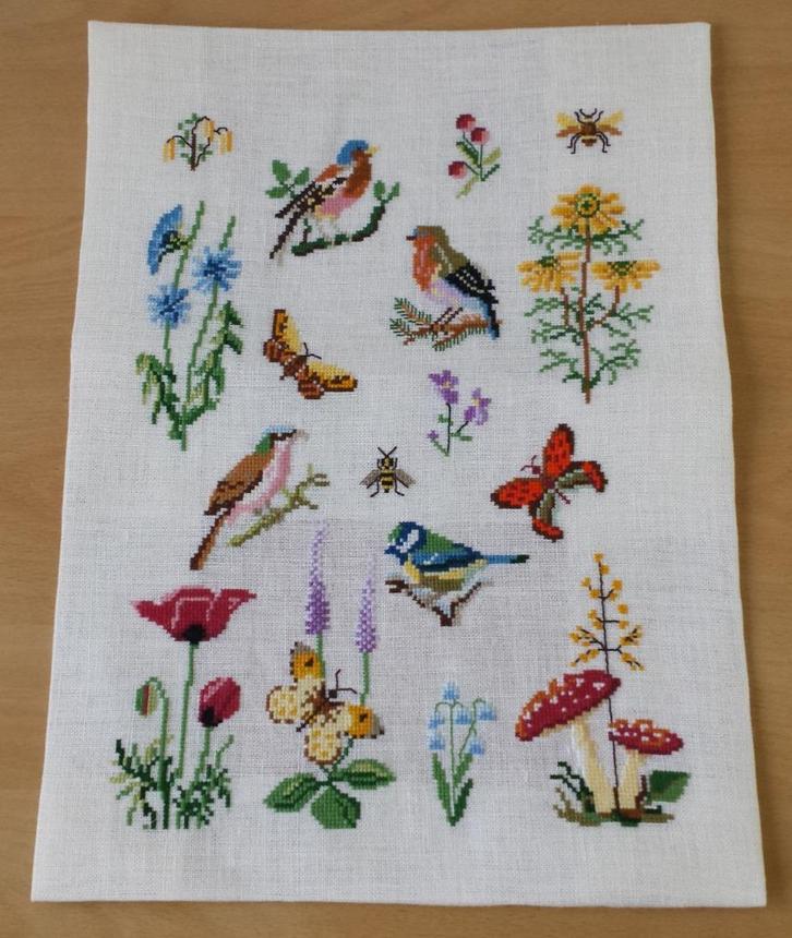 Borduurwerk Natuur - Bloemen, Vogels, Vlinders, Hobby en Vrije tijd, Borduren en Borduurmachines, Gebruikt, Overige typen, Handborduren