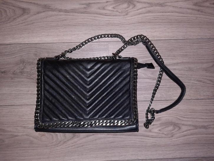 Zwarte Schoudertas met Ketting, Sieraden, Tassen en Uiterlijk, Tassen | Damestassen, Schoudertasje, Zwart, Ophalen of Verzenden