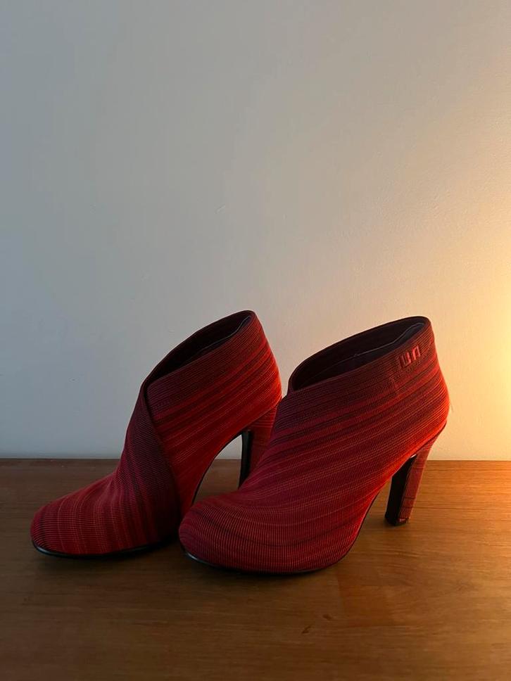 United Nude pumps rood maat 40, Kleding | Dames, Schoenen, Zo goed als nieuw, Rood, Ophalen of Verzenden