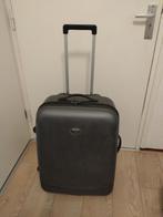 Grijze koffer, Gebruikt, Zacht kunststof, Wieltjes, Ophalen