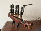 Makonde kano met krijgers, Antiek en Kunst, Kunst | Beelden en Houtsnijwerken, Ophalen of Verzenden