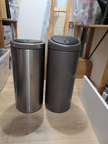twee brabantia touch 30l vuilnisbakken beschikbaar voor biedingen
