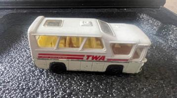MAJORETTE CAR minibus TWA luchtvaart 262 1/87 7,5 cm beschikbaar voor biedingen