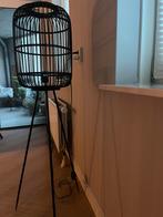 2x Rotan vloerlamp, Huis en Inrichting, Lampen | Vloerlampen, Ophalen of Verzenden, Zo goed als nieuw