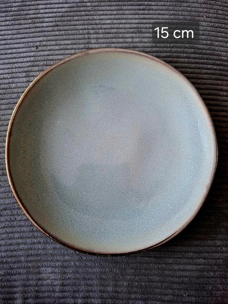 Mooi groen bordje - 15 cm, Huis en Inrichting, Keuken | Servies, Zo goed als nieuw, Bord(en), Effen, Aardewerk, Ophalen of Verzenden