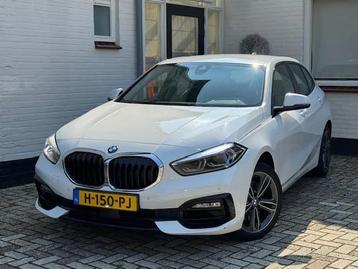 BMW 1-serie 118i Executive Edition | Navigatie | Parkeersens