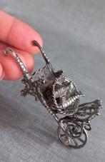 Antiek Zilveren miniatuur kruiwagen met kooi met keurmerk, Ophalen of Verzenden, Zilver