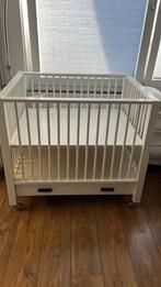 Witte box op wieltjes incl boxkleed koeka en wippertje, Kinderen en Baby's, Boxen, Ophalen, Zo goed als nieuw, Wieltjes