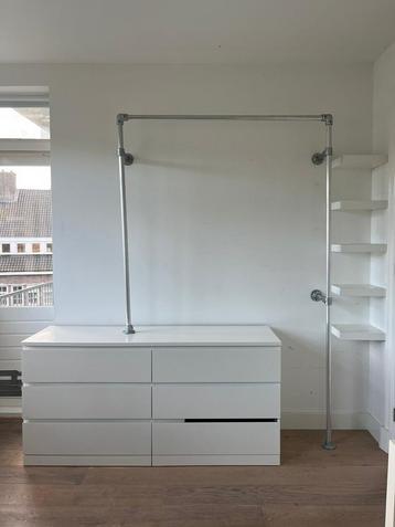 Steigerbuis Kledingrek met Malm Kast