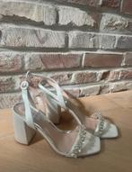 Schoenen be Mine ivory satin, Kleding | Dames, Schoenen, Pumps, Wit, Ophalen of Verzenden, Be mine