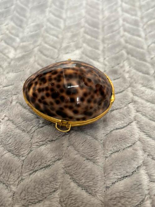 Tijger Kauri schelpendoosje / rozenkrans doosje met messing, Antiek en Kunst, Curiosa en Brocante, Ophalen of Verzenden