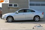 Volvo S80 2.5 T Momentum 200PK Trekhaak Airco Navi jongtimer, Met garantie (alle), 2521 cc, Bedrijf, Sedan
