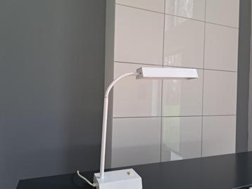 retro vintage jaren 60 witte bureaulamp beschikbaar voor biedingen