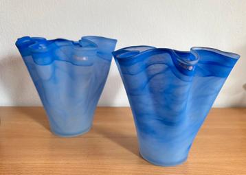 Tulip vorm Blauwe Aida vazen beschikbaar voor biedingen