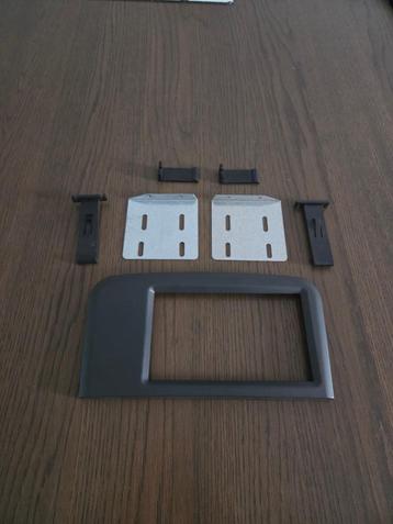 2 Din Autoradio adapter beschikbaar voor biedingen