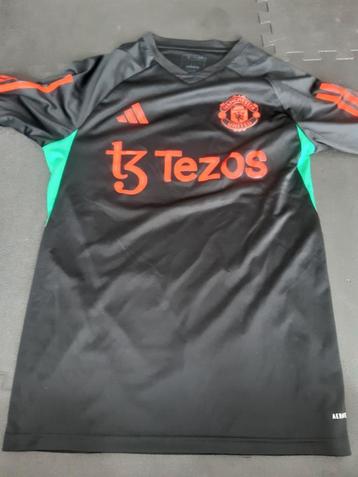 Adidas manchester united voetbalshirt  beschikbaar voor biedingen