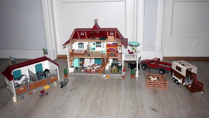 grote mooie set schleich paarden, huis stal trailer caravan, Kinderen en Baby's, Speelgoed | Poppenhuizen, Zo goed als nieuw, Poppenhuis
