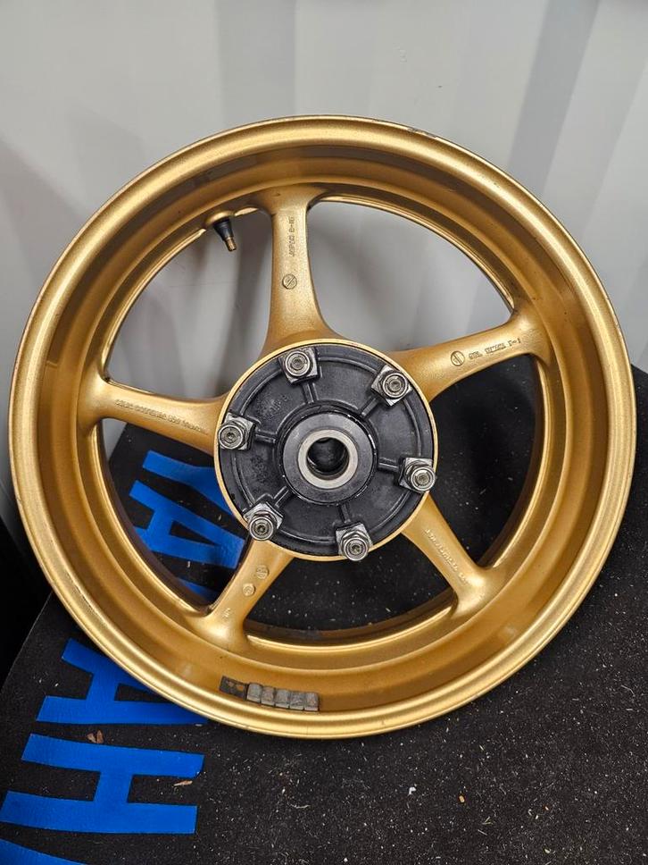 YAMAHA R1 2004-2006, 2009-2014 (big bang)goudkl achterwiel, Motoren, Onderdelen | Yamaha, Gebruikt, Ophalen