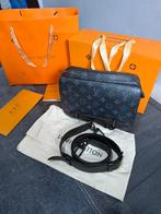 Louis Vuitton Eclipse Messenger Monogram schoudertas, Sieraden, Tassen en Uiterlijk, Tassen | Schoudertassen, Ophalen of Verzenden