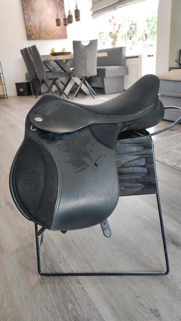 Thorowgood 16 inch veelzijdigheid zadel  beschikbaar voor biedingen