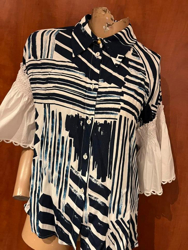 TWINSET blouse met mooie mouwen M  origineel ZGAN, Kleding | Dames, Blouses en Tunieken, Zo goed als nieuw, Maat 38/40 (M), Wit