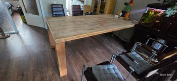 Gratis Eikenhouten eettafel 6 persoons beschikbaar voor biedingen